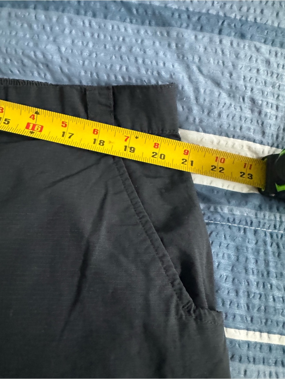 Reel Legends Men's Black Utility Cargo Shorts - Picture 6 of 9